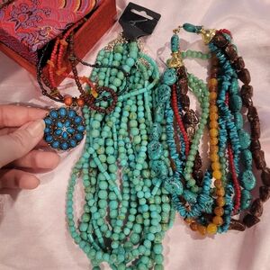Plastic And Resin Beaded Necklace Set